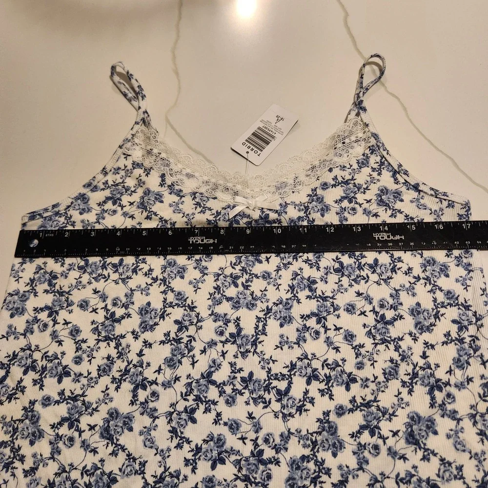 Torrid Floral‎ Lace Trim Cami Tank Top White Blue Plus Size 2 NWT - Picture 7 of 10